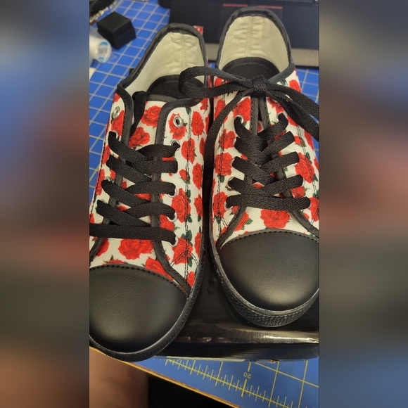 Floral Rose Canvas Sneakers with Black Accents Size 8 (38) - Picture 8 of 13